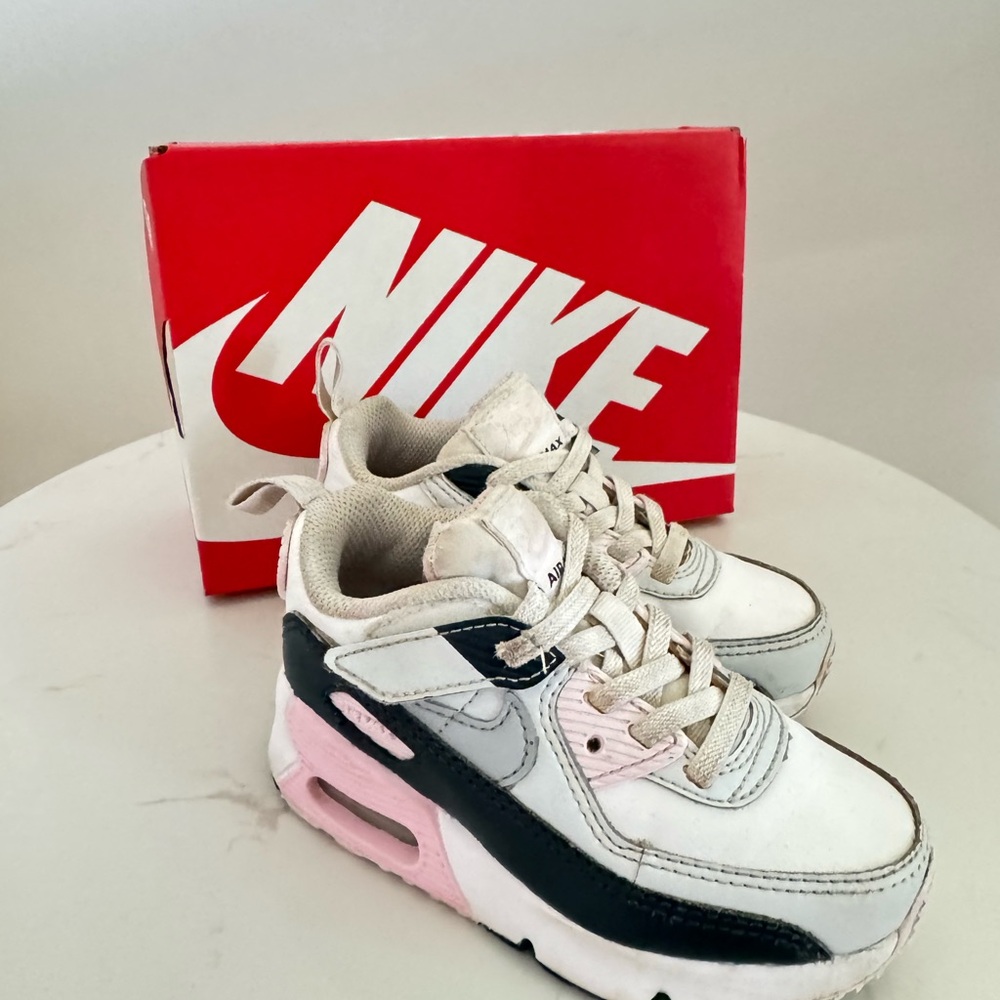 Nike Kids Air Max 90 Easy-on White and Black Sneakers with Pink Accents